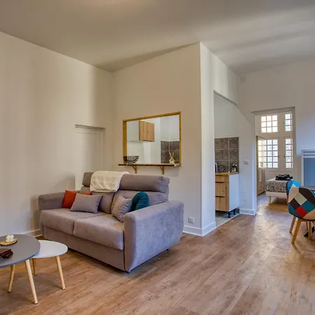 2 Pieces, Centre Historique, Salle Des Gardes